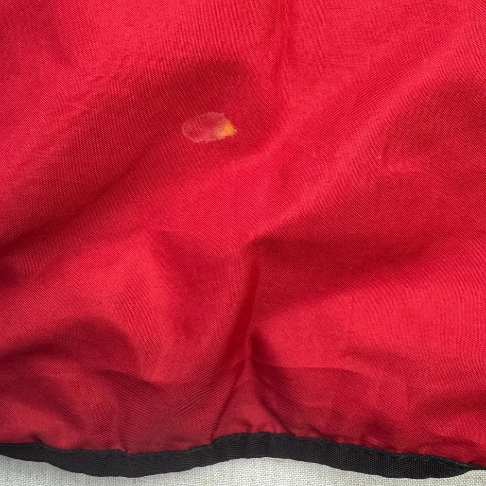 Nike Drawstring Backpack Unisex OS Red Black Swoosh Zippered Pocket Sporty Gym